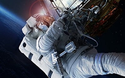 [김지원의 탈고리즘] 인터스텔라를 넘어선 현실 속 우주 비행사 이야기, 'IMAX: 허블 3D'