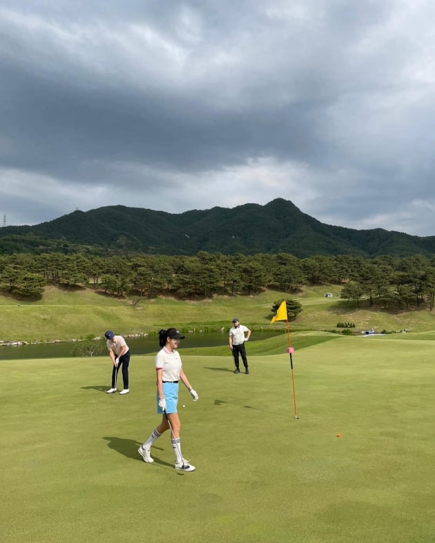 '인교진♥' 소이현, 골프복 풀착장+자외선 차단 패치…필드서도 피부 관리 [TEN★]