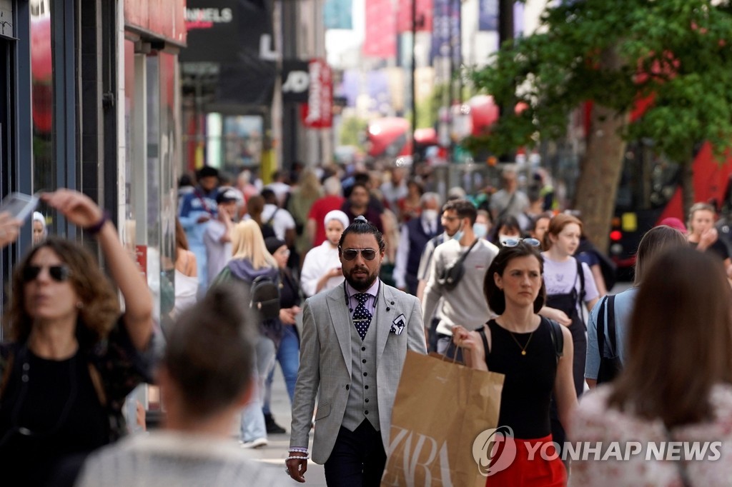 "인도 변이 전파력 64% 높아…영국 봉쇄 4주 연장 검토"