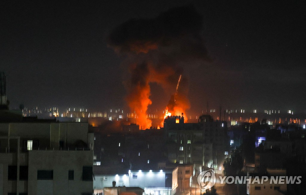 이스라엘, 휴전 한달만에 가자지구 공습…"'폭탄 풍선'에 대응"