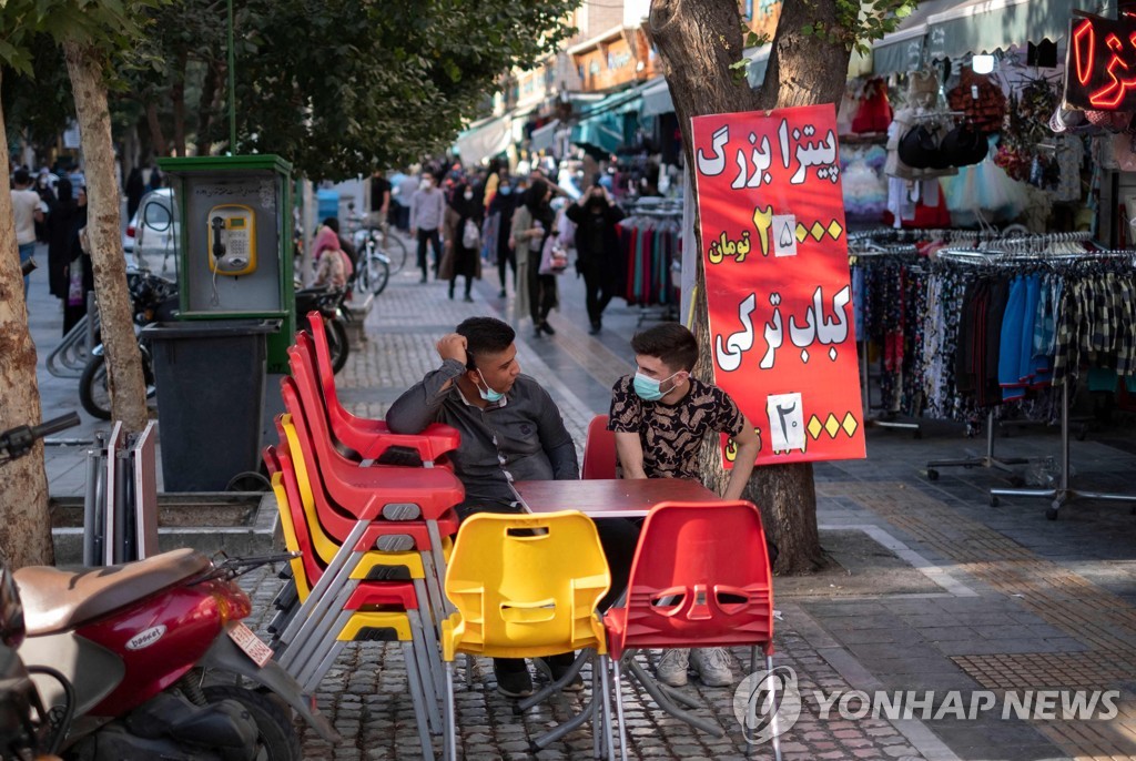 이란 18일 대선 레이스…젊은층 외면 속 강경보수 후보 우세