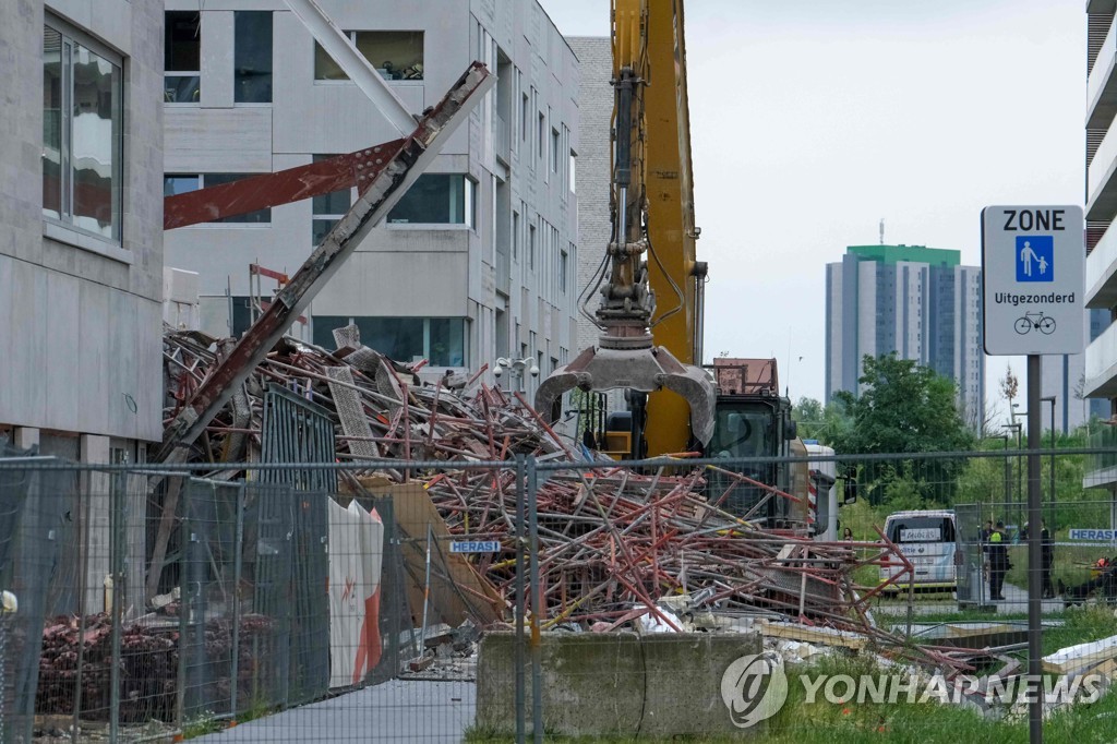 벨기에 학교 건축 현장서 붕괴 사고…건설노동자 5명 사망