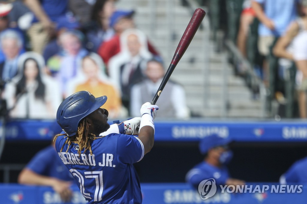 MLB 토론토 게레로 주니어, 홈런 단독 1위…시즌 18호 '쾅'