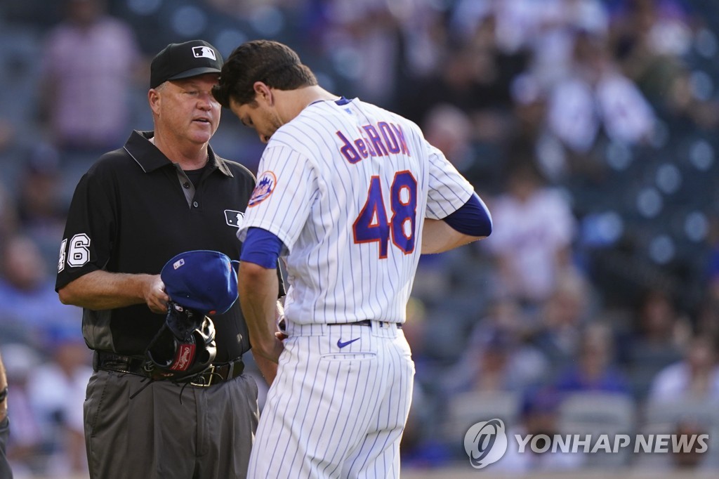 '초특급' 투수 디그롬, 어깨 부상 우려 딛고 162㎞ 강속구 뿌려