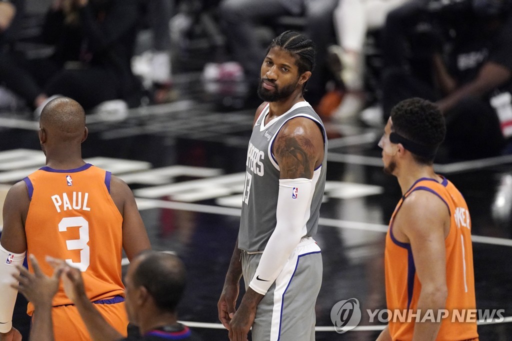 NBA 피닉스, 클리퍼스 잡고 28년만의 파이널까지 '1승'