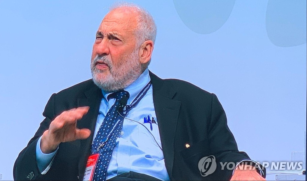 Stiglitz: &quot;Germany taken hostage around the world... Corona vaccine should  be exempt from intellectual property rights&quot;