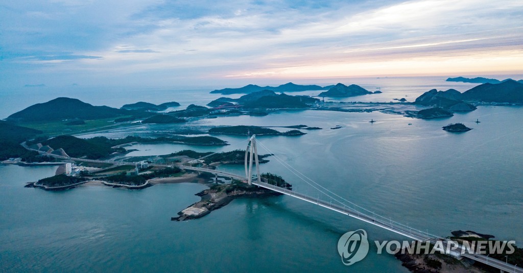 군산 고군산군도 카페들 플라스틱 대신 친환경 '갈대 빨대' 쓴다