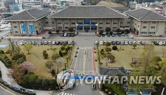 권오봉 여수시장 "시의회, 별관청사 증축 여론조사 이행해야"