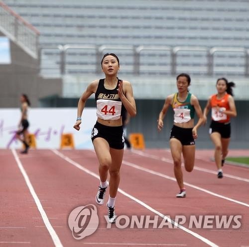 '육상 샛별' 양예빈, 올해 처음 뛴 400ｍ서 우승…56초76