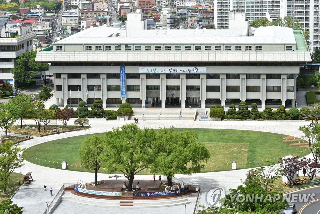 인천시 공무원 3명 '송도 집단이주' 추진 아파트 소유(종합)