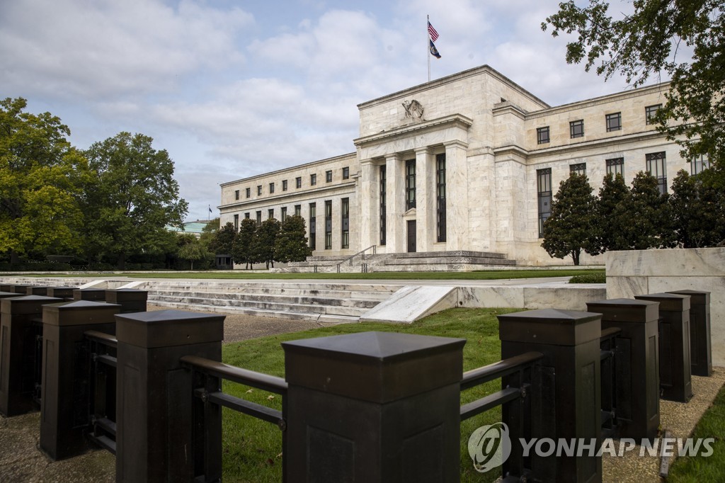 미 조기 금리인상 예고에 원자재가 급락…금 4.7%↓·은 7%↓