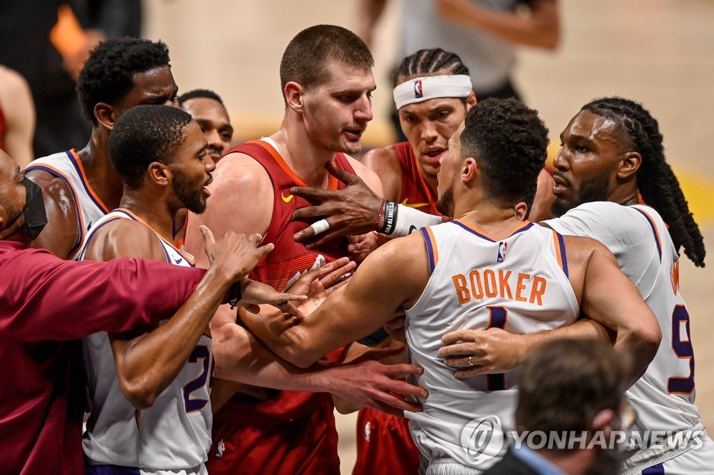 NBA 피닉스, PO 2라운드 4전 전승…11년 만에 서부 결승 진출