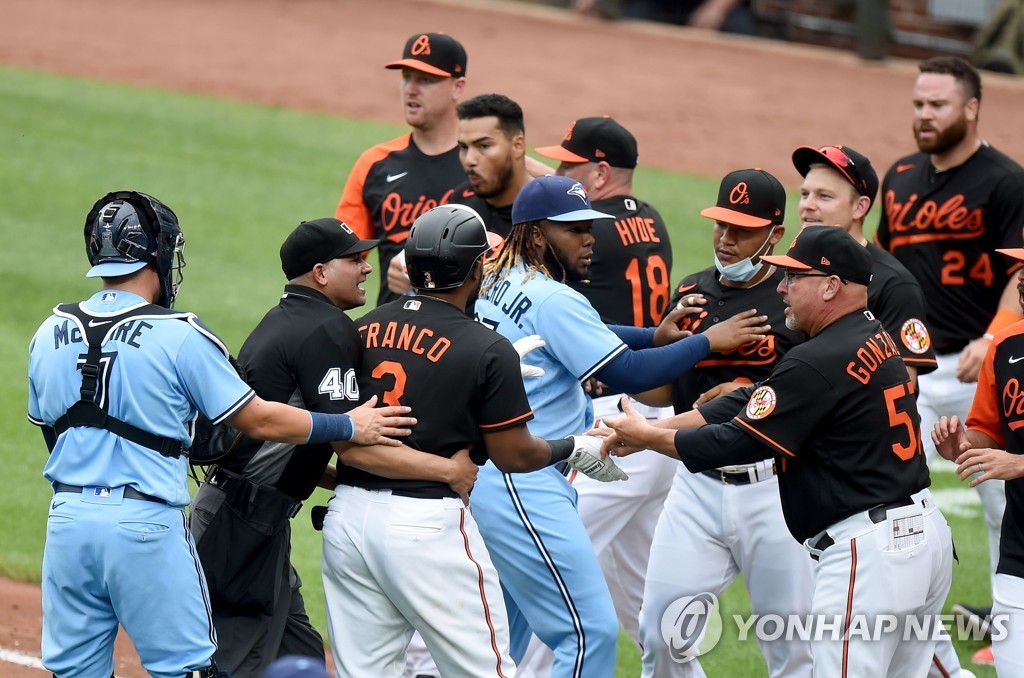 MLB 토론토, 9회에 3점 차 뒤집었다…5연패 탈출