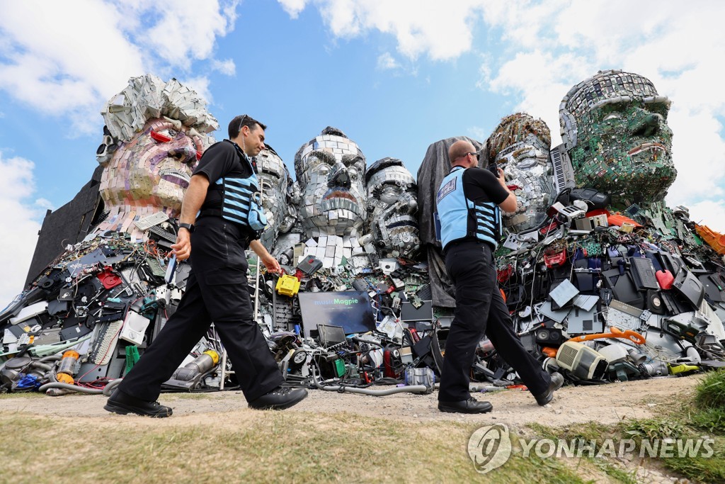 2년만에 마주앉는 G7 정상들…코로나·중국에 공동대응 모색