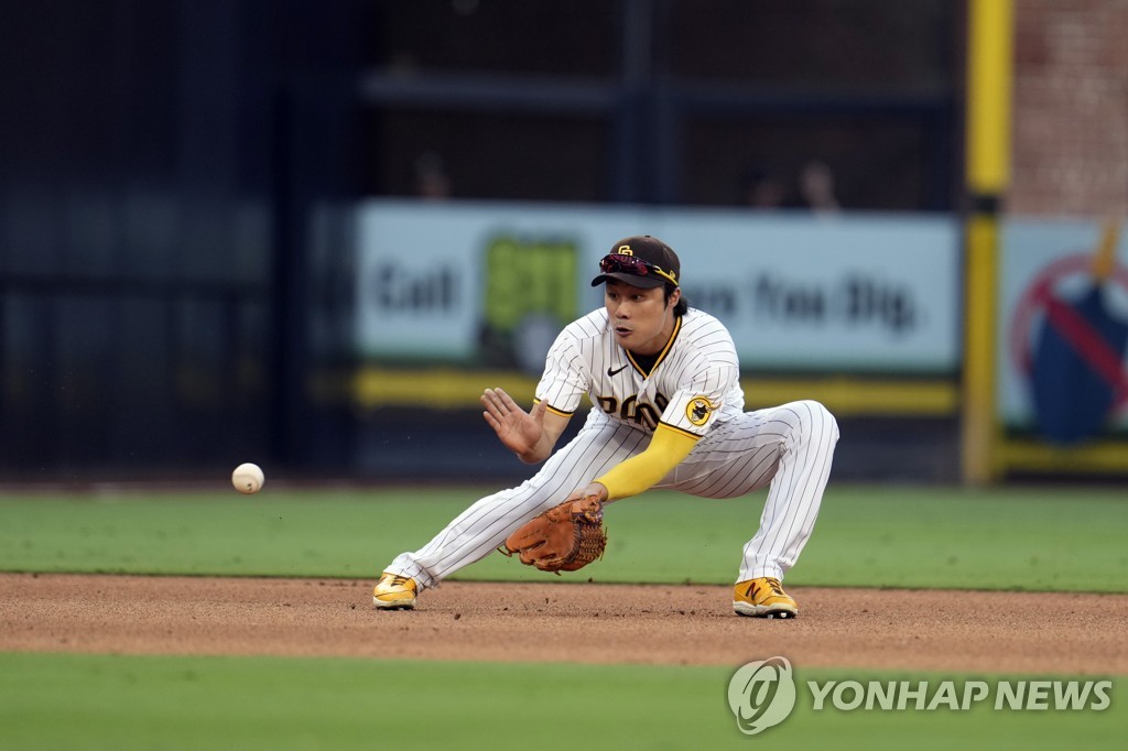 김하성, 큰 부상 피했다…X레이 검사 결과 손가락 '이상 없음'