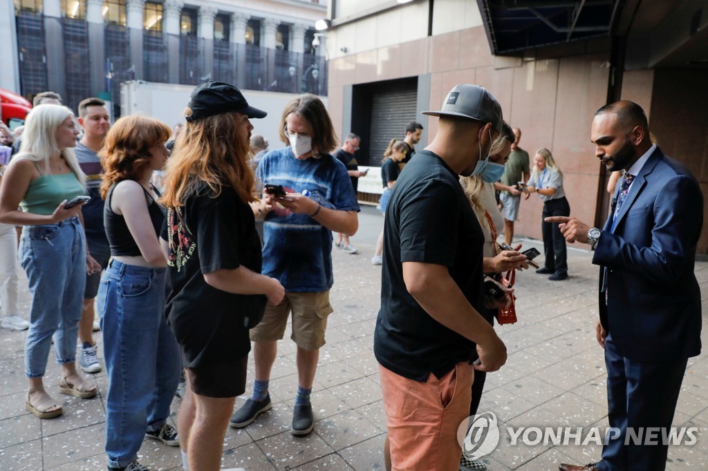 푸파이터스 '신호탄'으로 공연 본격화…백신맞고 음악 취한 미국