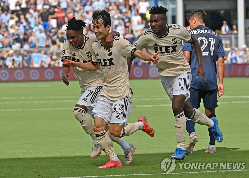 김문환, MLS 진출 6경기 만에 데뷔골…'앞으로 익숙해질 장면'