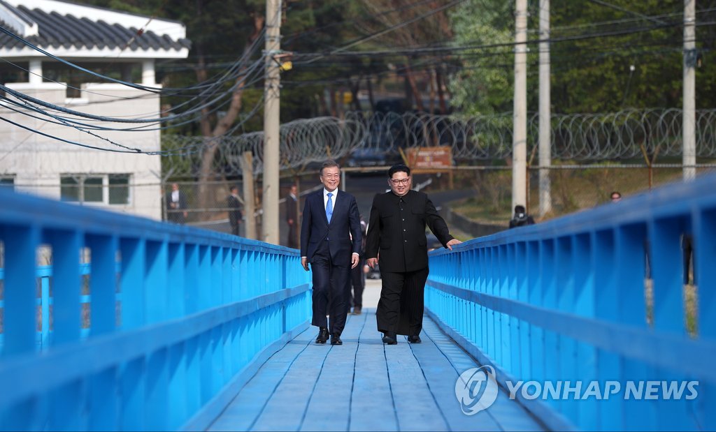 유엔사 "판문점 도보다리 보수작업 돌입…지뢰 확인 작업"