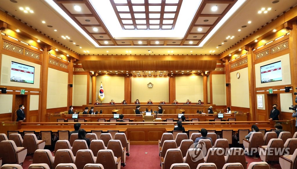 '법인의 안경업소 개설 금지' 조항…가까스로 합헌