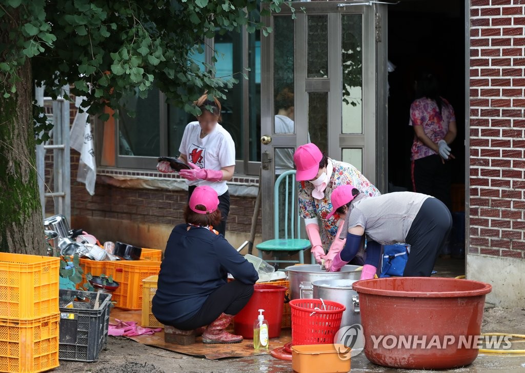 "더는 물난리 없어야" 철원 이길리 장마 앞두고 수해방지 구슬땀