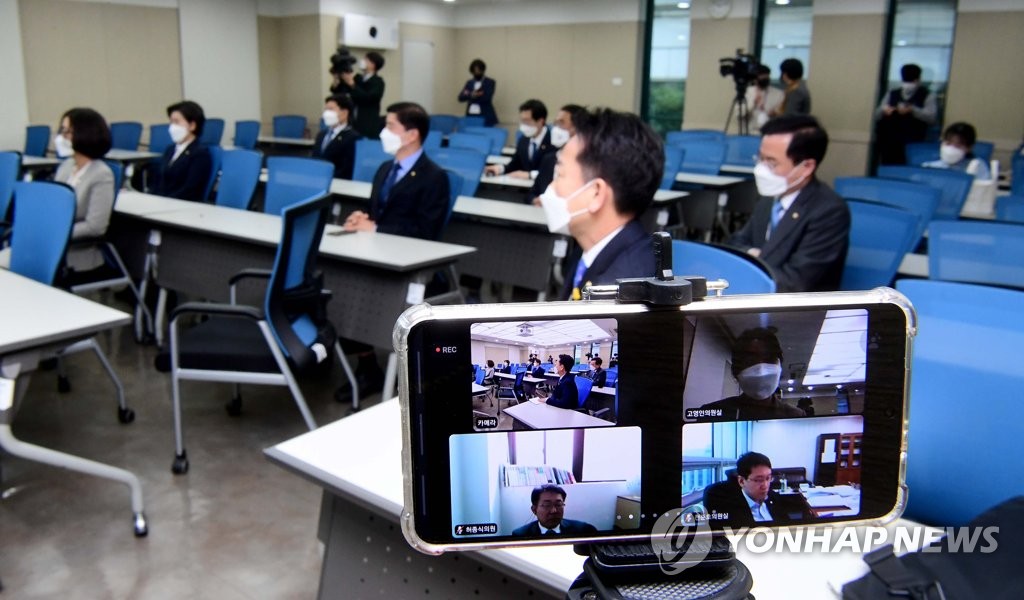 "경선 연기" vs "원칙대로"…與 초선모임도 양분