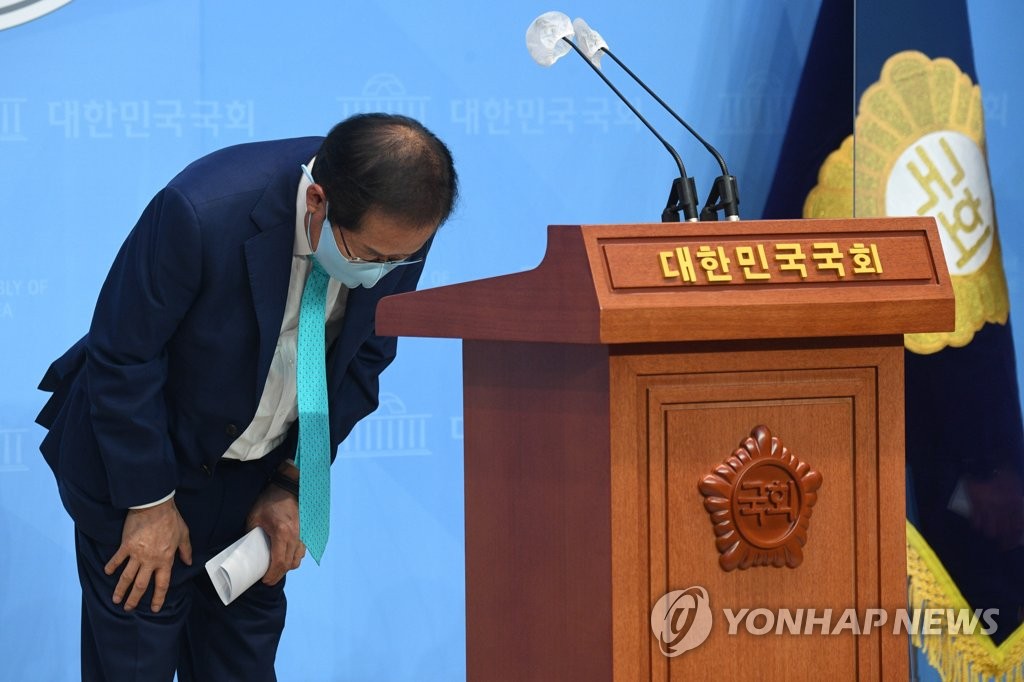 '강경보수' 홍준표의 귀향…野 통합에 촉매제? 리스크?