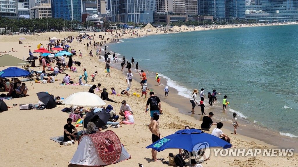 [내일날씨] 전국 맑고 화창…낮 최고기온 30도 '무더위'