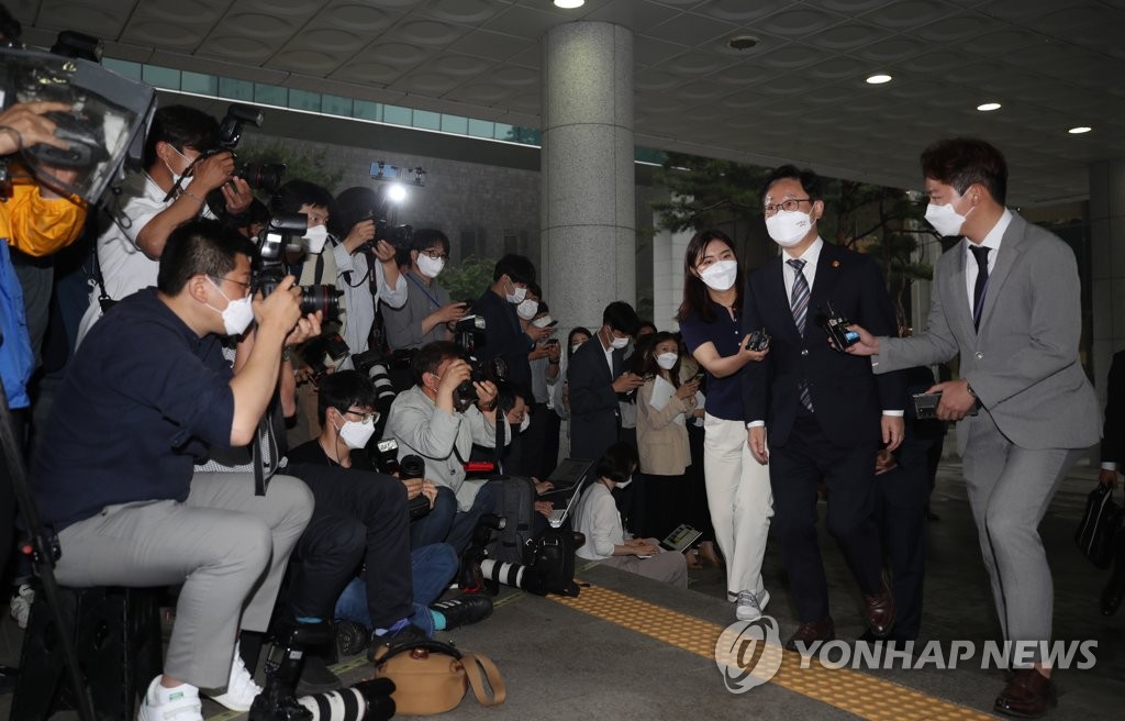 김오수 "강력히 얘기할 것"…박범계 "경청해 듣겠다"