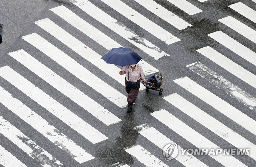 전국 흐리고 곳곳에 비…수도권·전북 오전 미세먼지