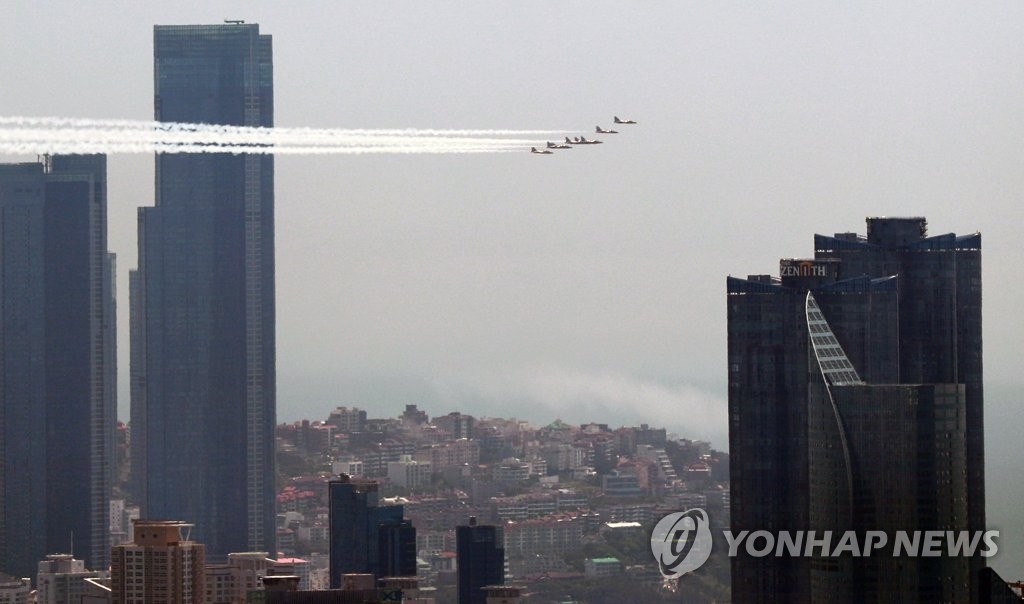 소음민원 등 악재에 공군 '블랙이글스' 8일 응원비행 취소