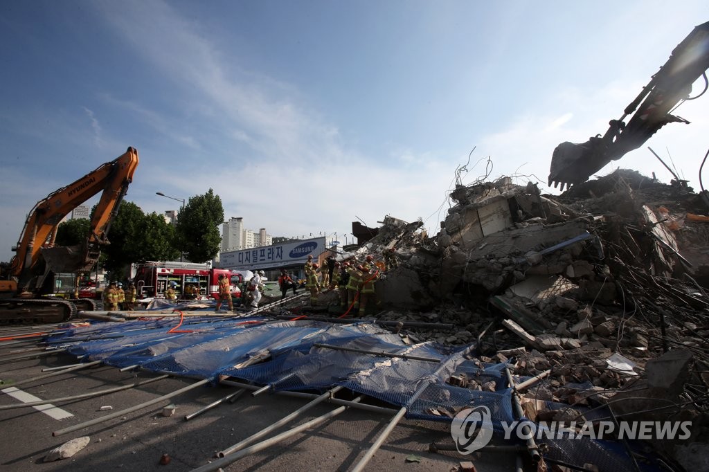 광주 철거건물 붕괴 참변…2년전 서울 잠원동 사고와 판박이