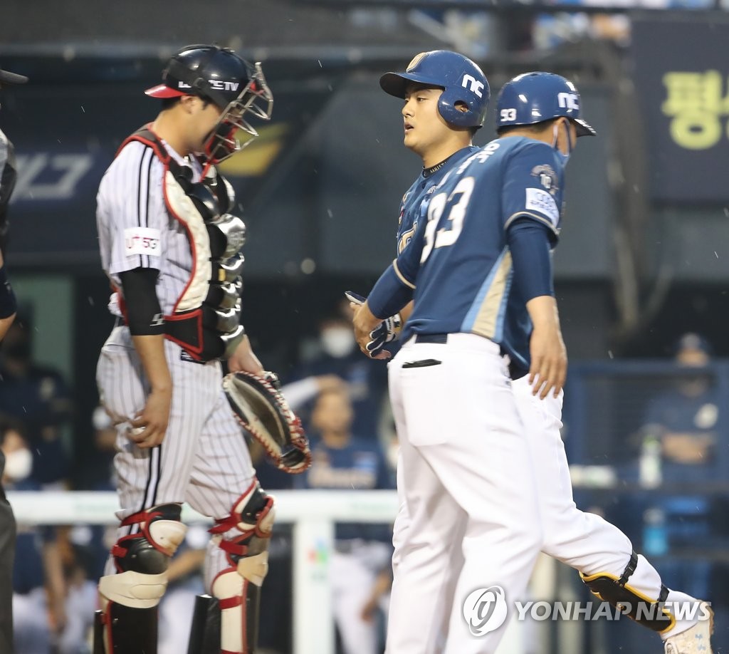 오랜만에 '3깡' 강진성…NC의 기 살리기 프로젝트 성공