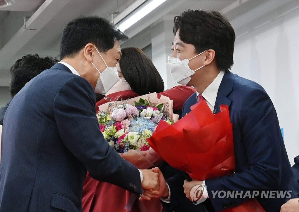 이준석에 바통넘긴 김기현…"맛있는 비빔밥 만들겠다"