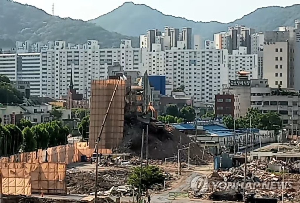 '철거 건물 붕괴' 재개발조합까지 수사 확대하나