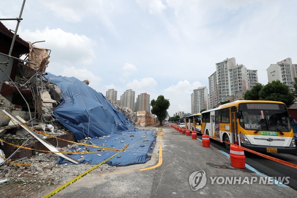 '철거 건물 붕괴' 재개발조합까지 수사 확대하나