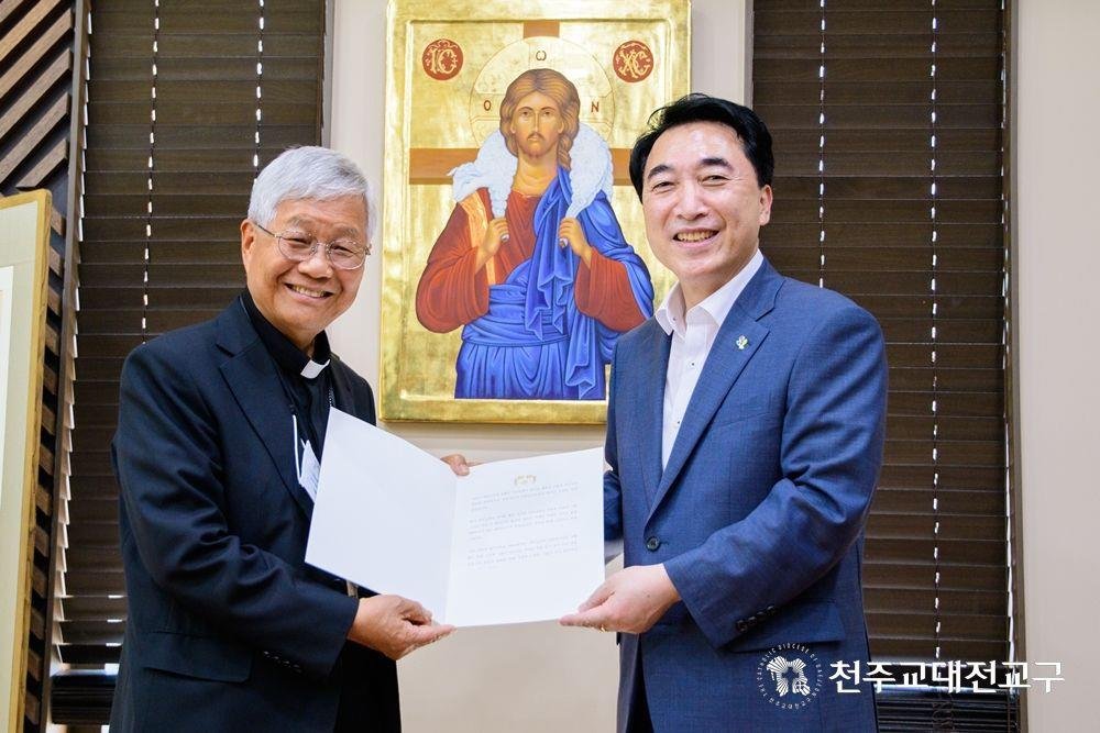 교황 방북 기대감↑…교황청 입성 유흥식 대주교 가교역할 하나