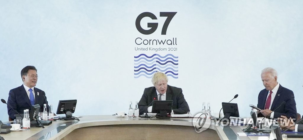 문대통령, G7에서 자유무역·개방경제 중요성 강조