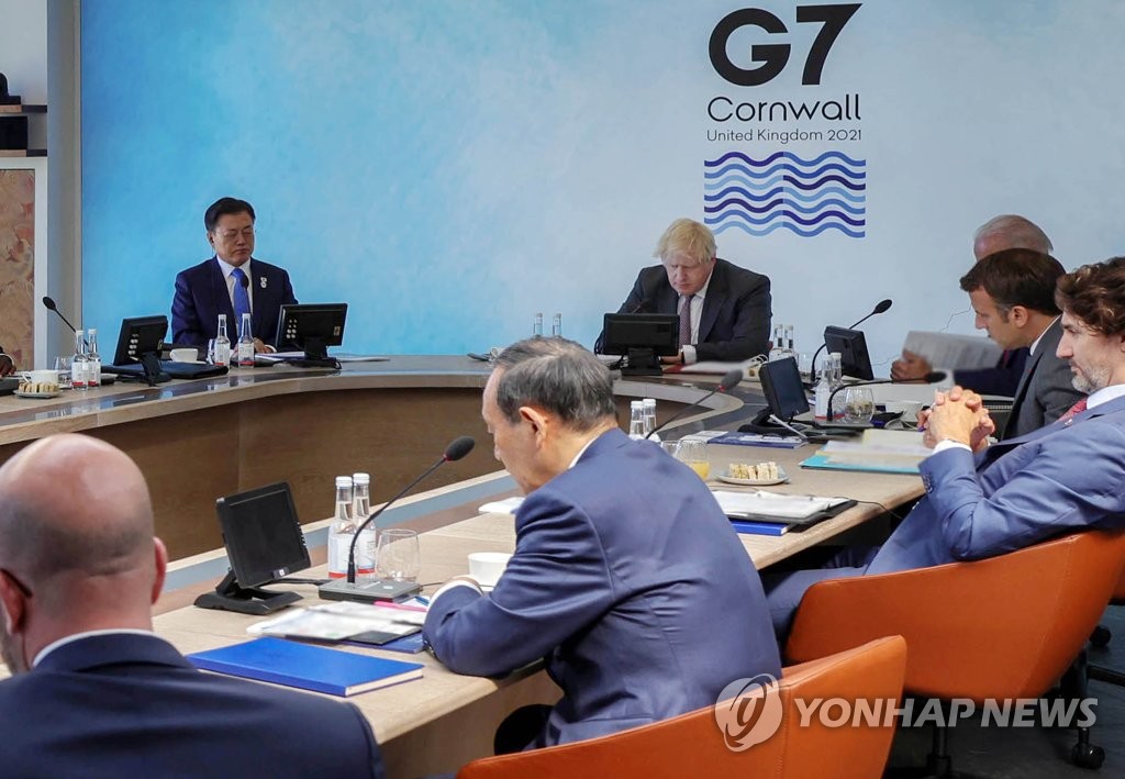 G7서 한일 및 한미일 정상회담 끝내 '불발'