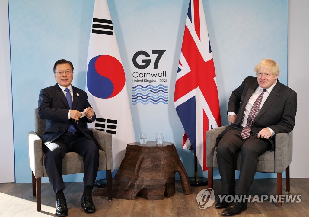 18개월만의 외교무대…문대통령, G7에 '백신허브' 각인 총력
