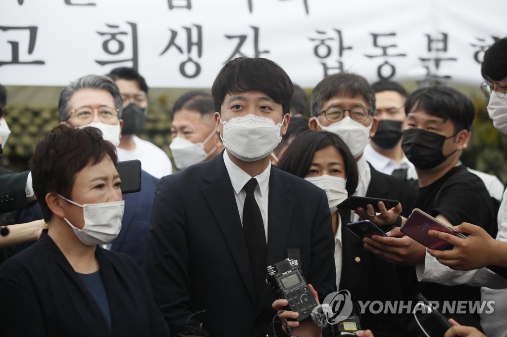 광주 간 이준석 "5·18 후 첫 세대 대표로서 아픈 역사 공감"