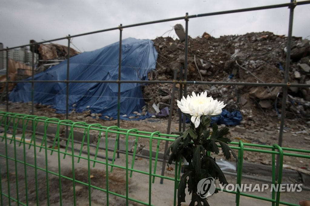 '붕괴 참사' 조합장 분양권 로비했나…수사 확대 필요성 제기