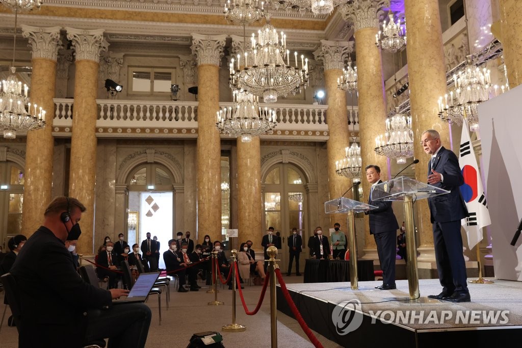 문대통령 "北 동의 시 백신공급 협력 적극 추진"