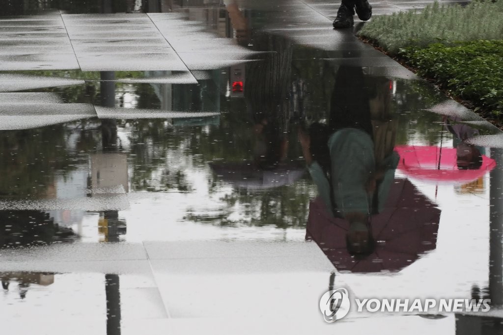 '퇴근길 운전 조심하세요'…내일까지 전국에 강한 소나기