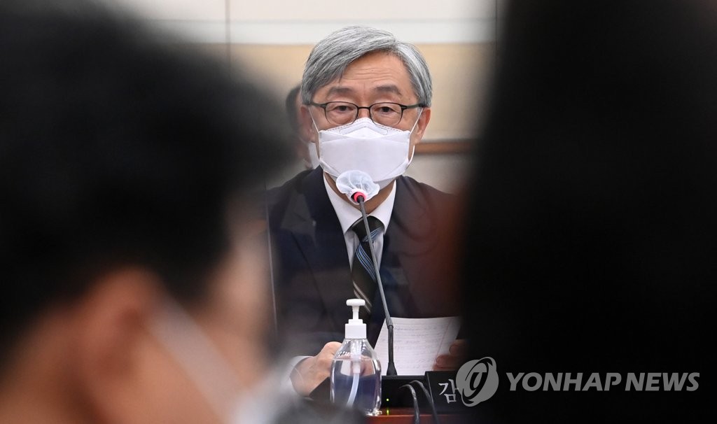 與 신동근 "최재형 사퇴해야…감사원 명예 실추시킬 뿐"