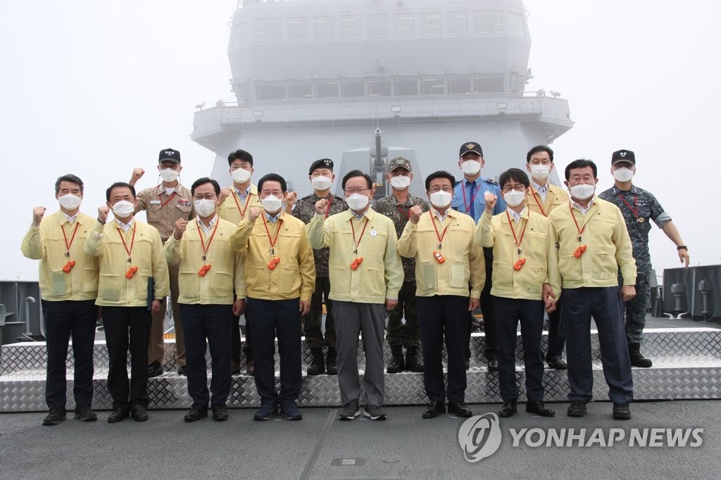 해상 접종현장 찾은 김총리 "대한민국 국민 자부심 느낀다"