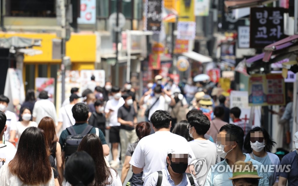 [하반기 경제] 카드 사용액 10% 캐시백…영화·스포츠 등 6대 소비쿠폰