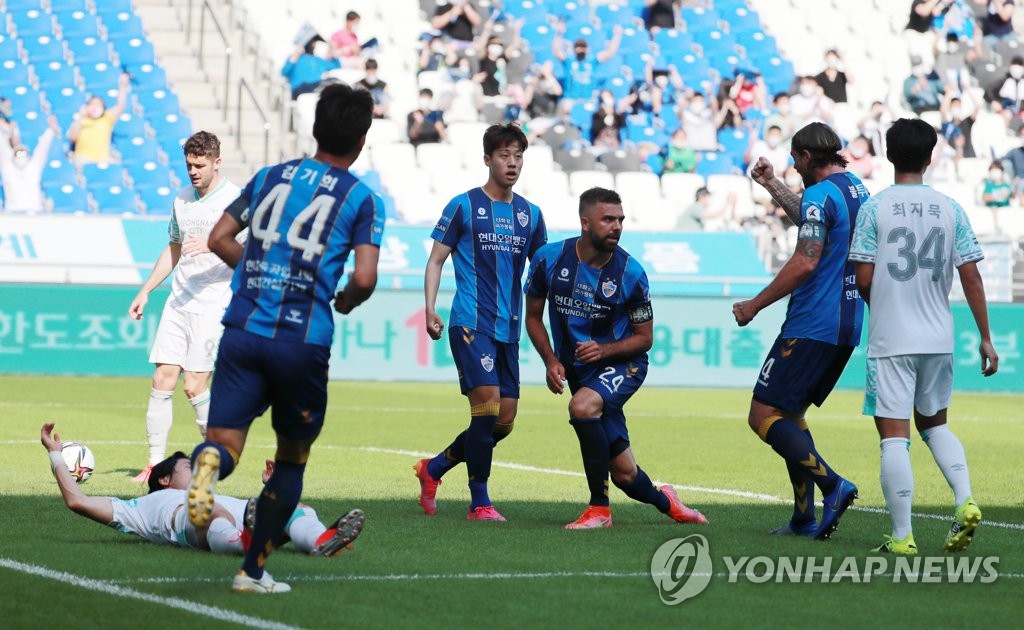 K리그1 선두 울산, 성남과 '장군멍군 혈투 끝에 2-2 무승부