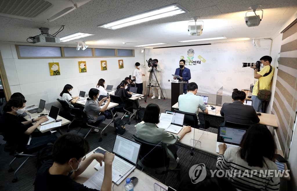 "공군본부 군사경찰단장, '성추행 사망' 보고 삭제 지시"(종합)