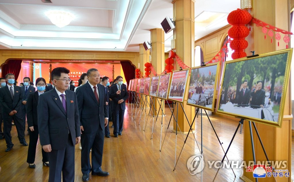 북한, 대면외교 시동 거나…외교관 백신맞고 중·러와 교섭 본격