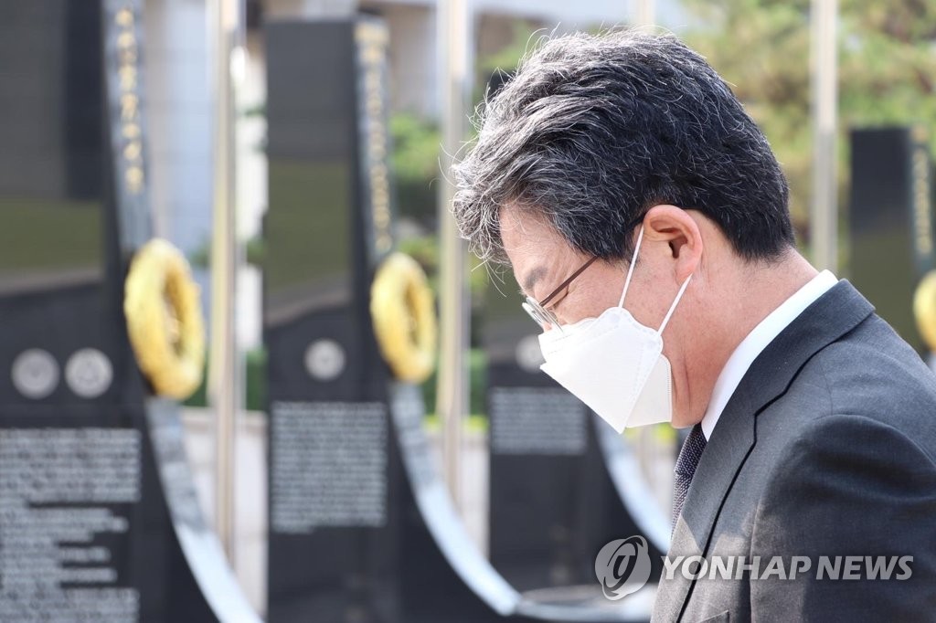 유승민 "판검사는 과거에 매달려…경제대통령이 돼야"